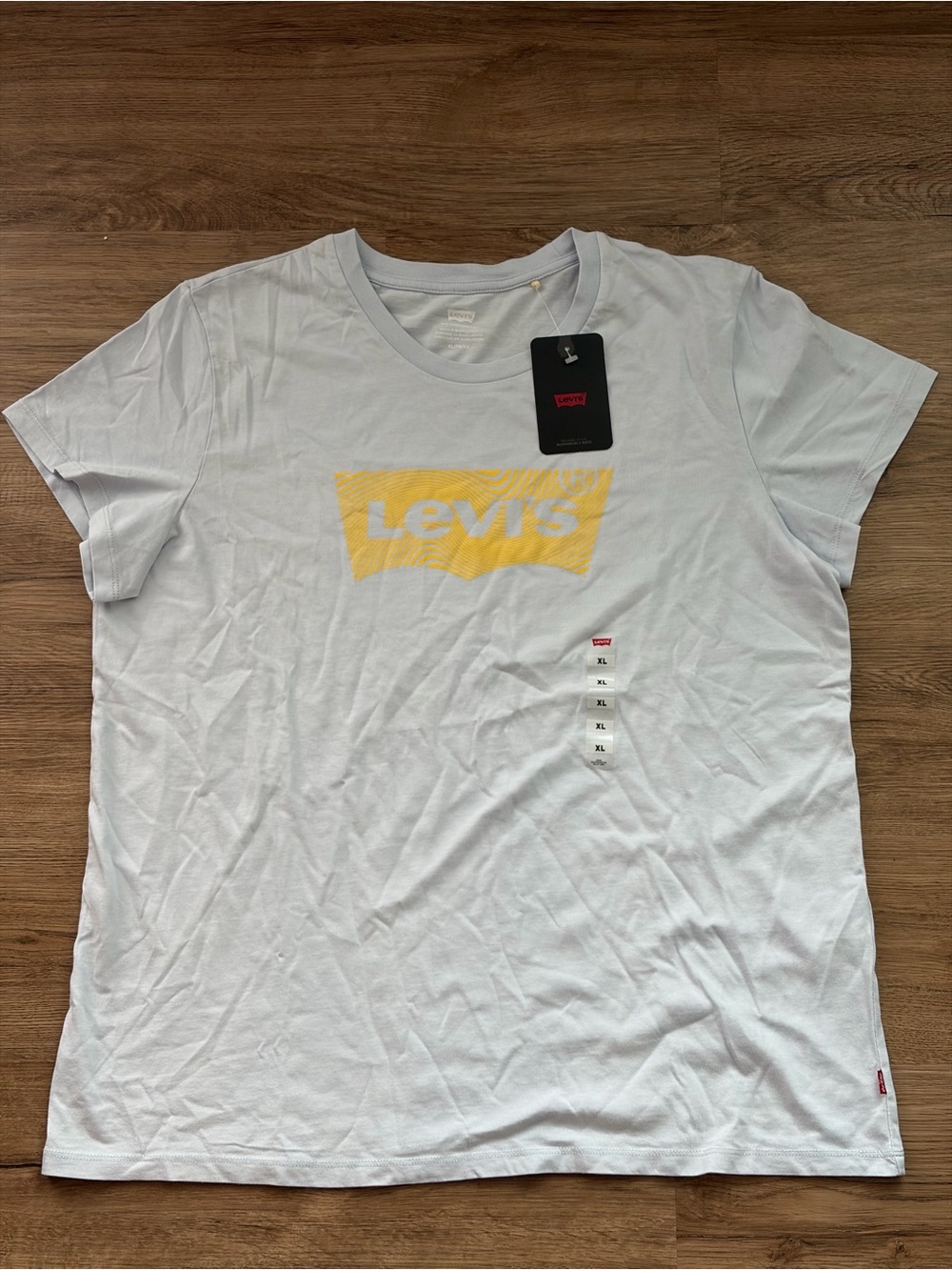 NWT Levi’s Perfect T-Shirt Blue and Yellow 100% Cotton Graphic Size XL